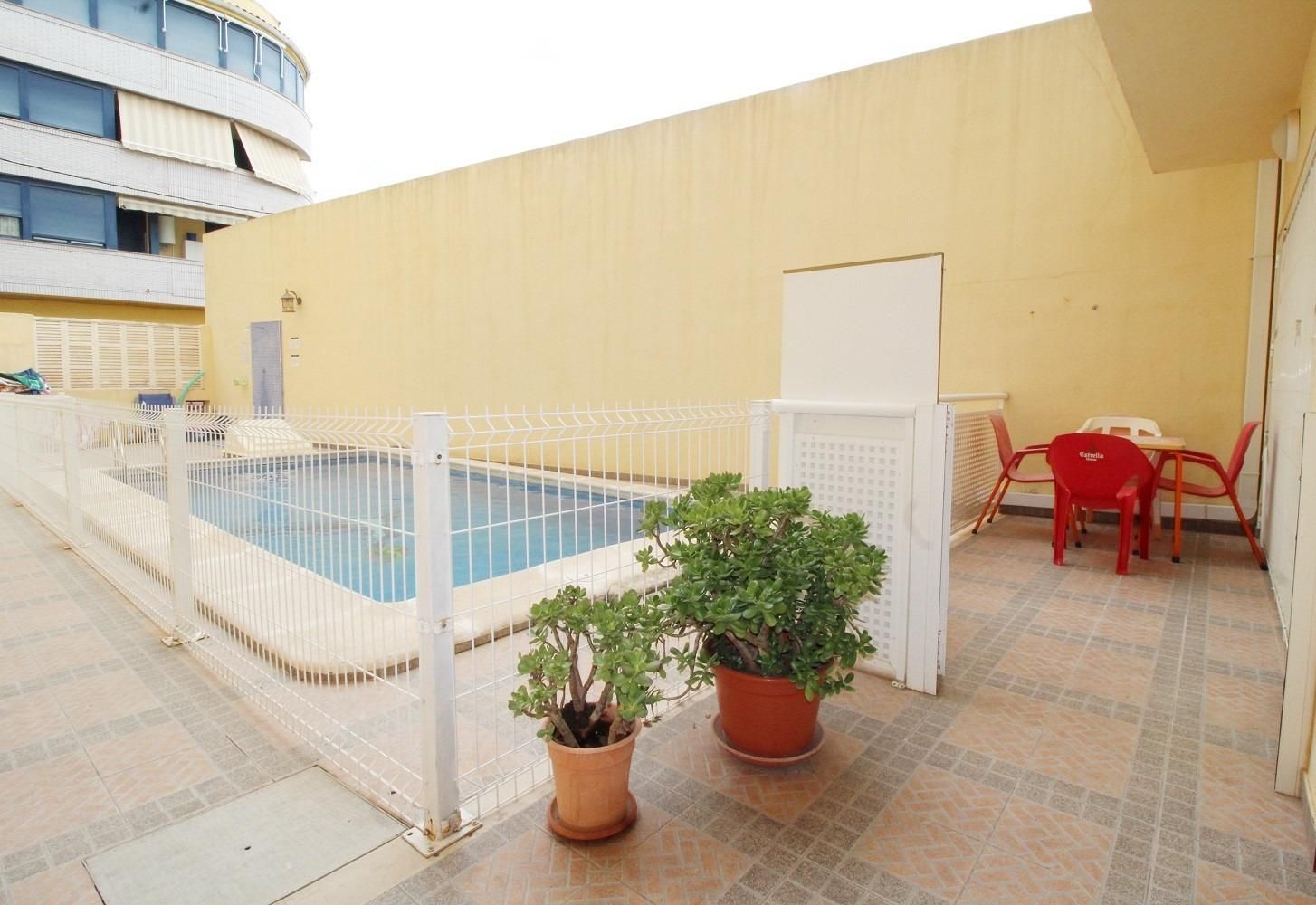 Piscina de Pis en venda en Oropesa del Mar / Orpesa amb Terrassa i Piscina comunitària