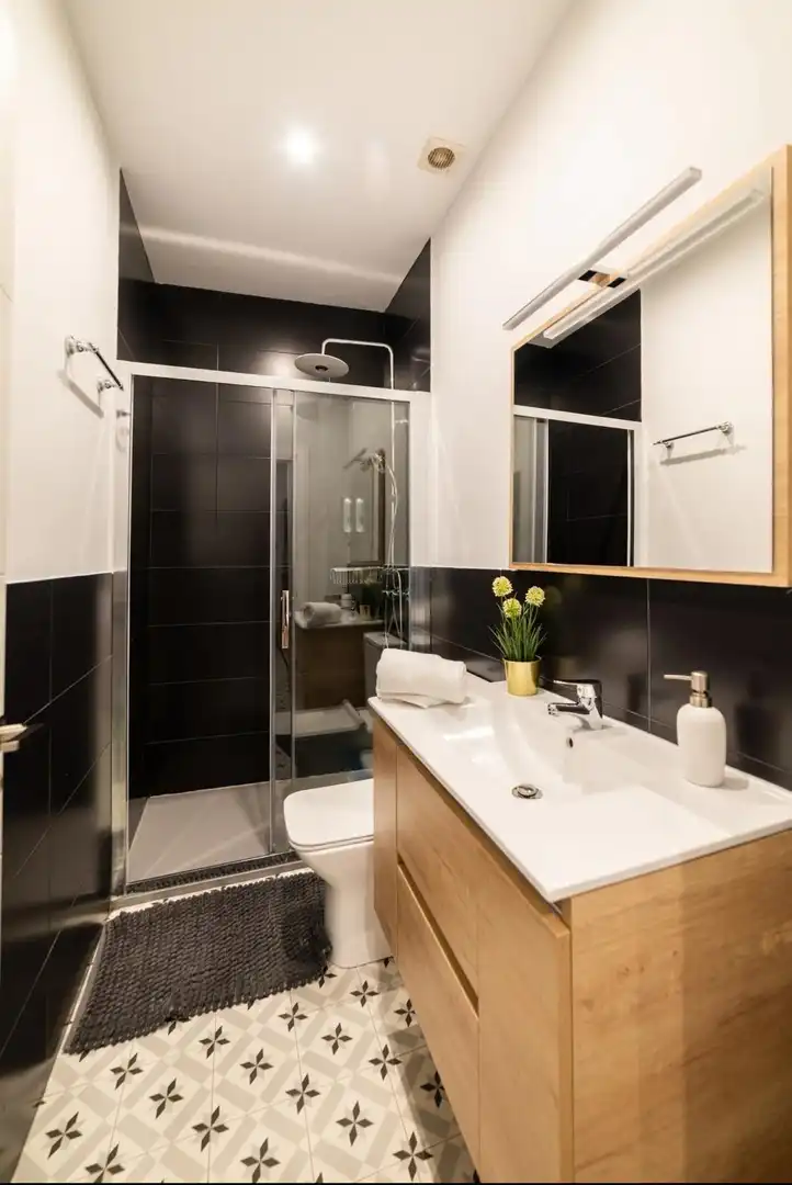 Baño de Apartamento en venta en Madrid con Aire acondicionado, Calefacción y Trastero