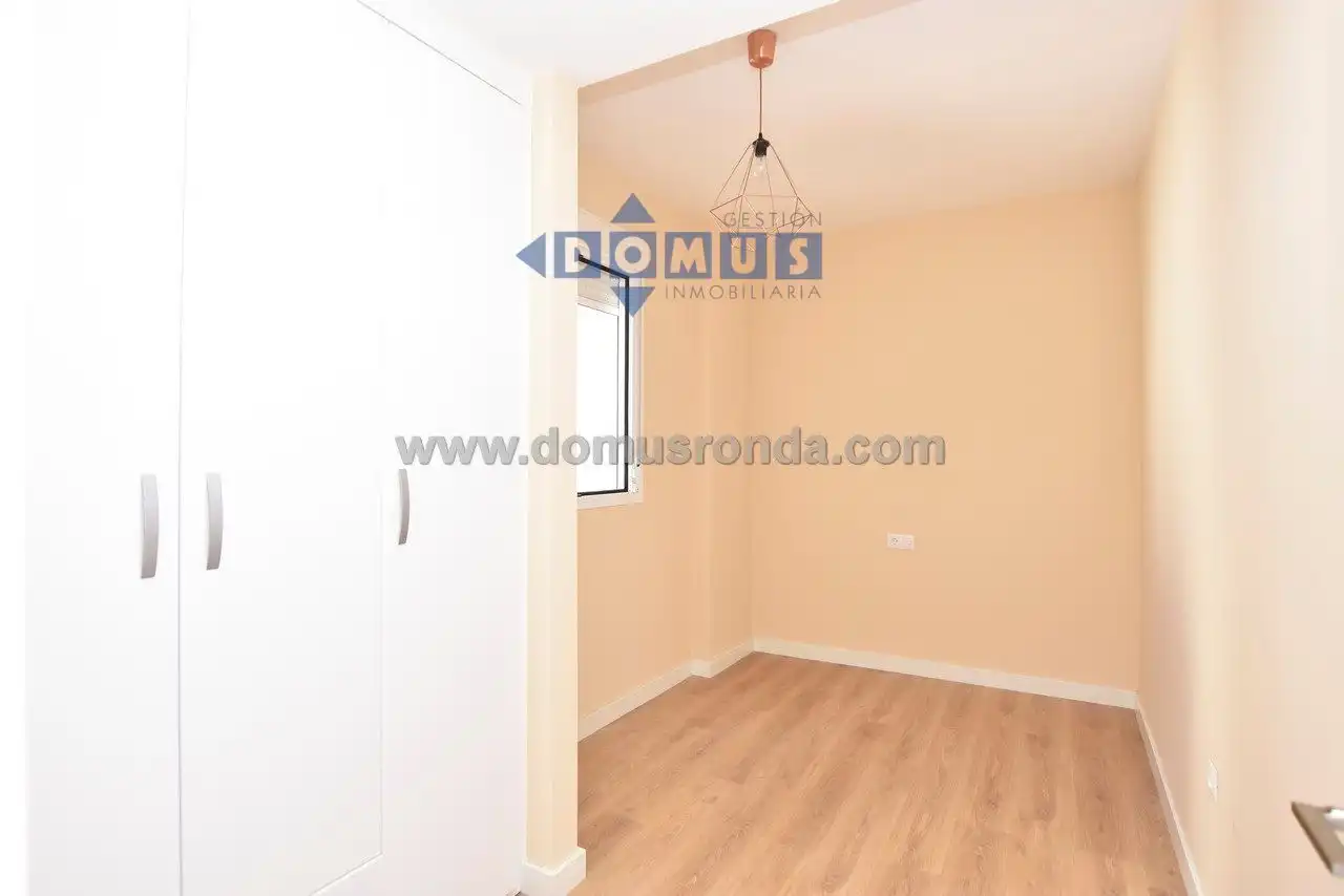 Bedroom of Flat for rent in Ronda  with Air Conditioner and Terrace