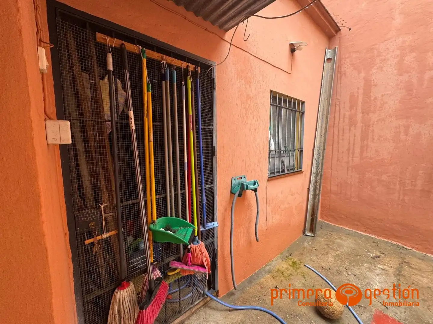 Vista exterior de Casa o chalet en venta en Carmona