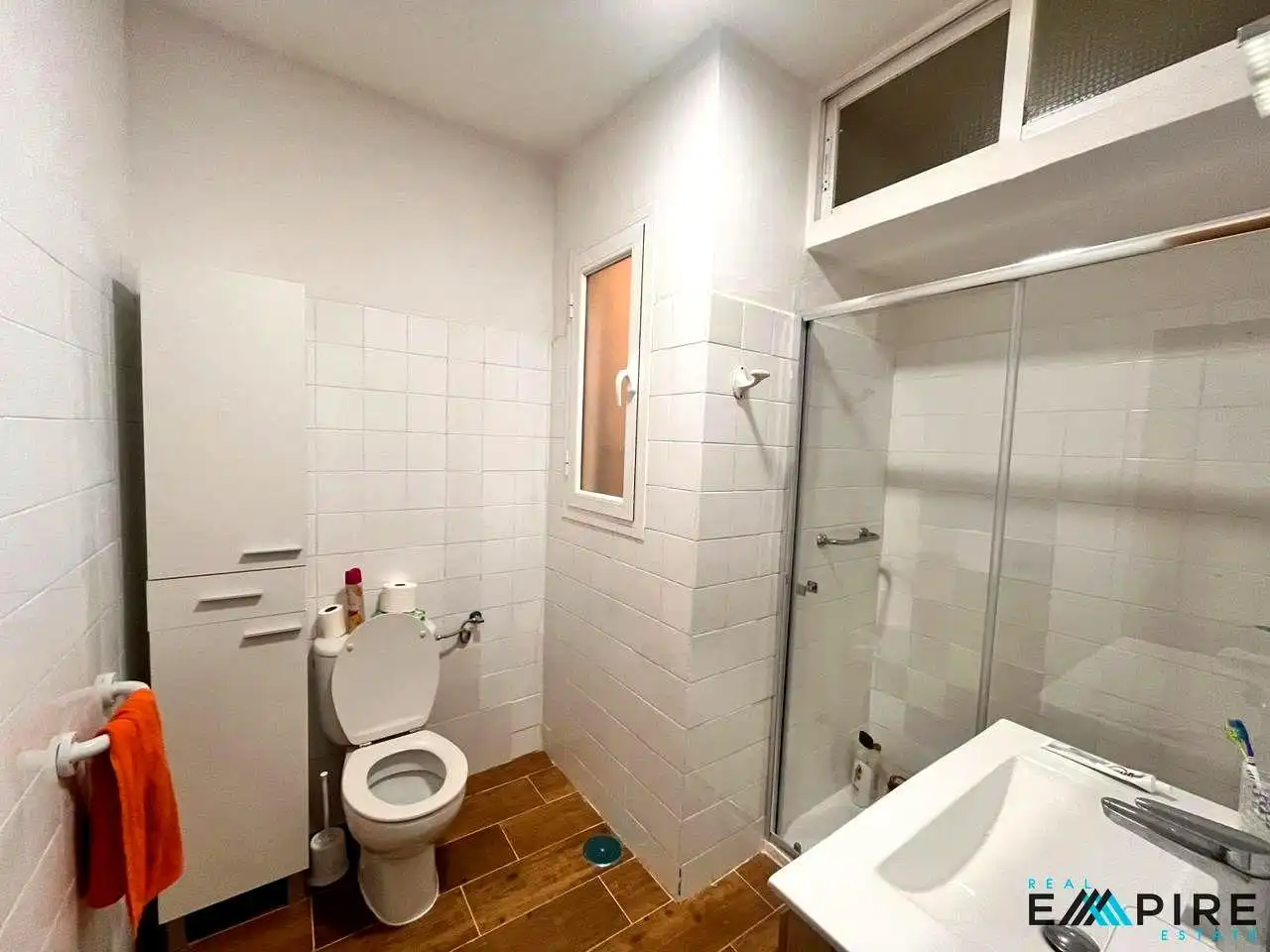 Baño de Piso para compartir en Getafe con Calefacción y Amueblado