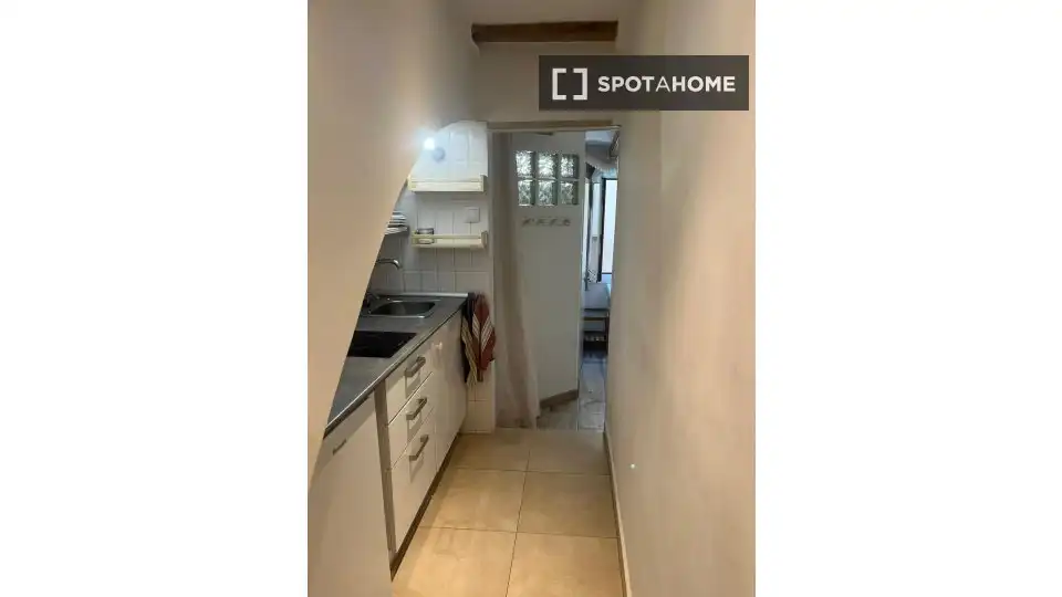 Habitació a Sant Pere, Sta. Caterina i la Ribera