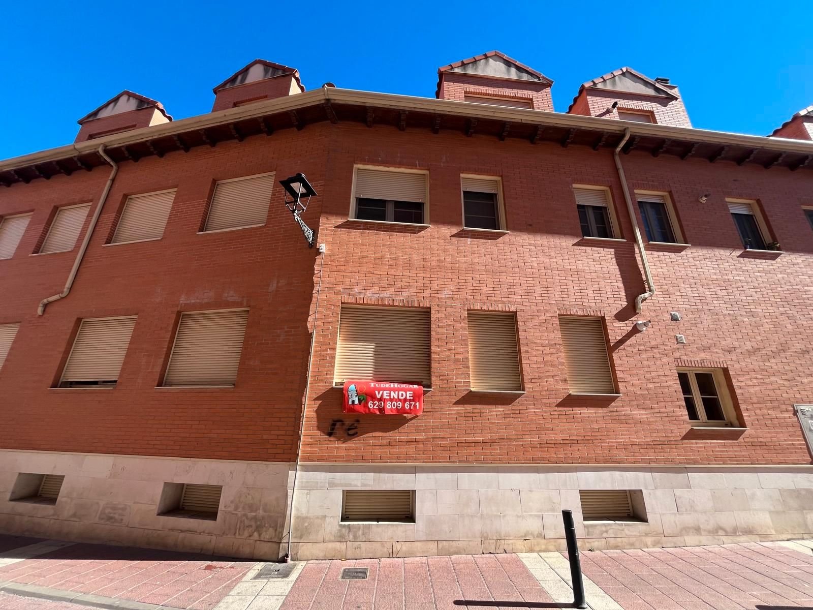 Flat for sale in Calle Doctor Martín Renedo, 14