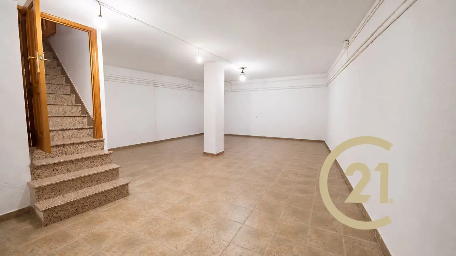 Einfamilien-Reihenhaus zum Verkauf in Cartajima mit Heizung, Terrasse und Abstellraum