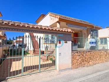 Casa amb piscina en venda a Algorfa