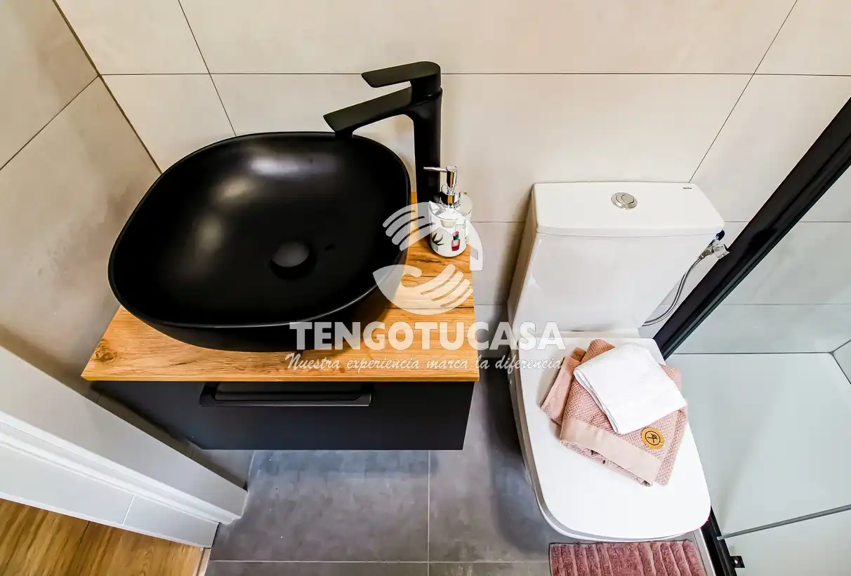 Bathroom of Flat for rent in Madrid  with Air Conditioner, Heating and Furnished