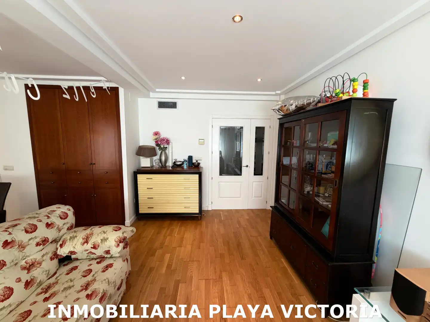 Living room of Flat for sale in Cádiz  with Air Conditioner, Heating and Parquet flooring