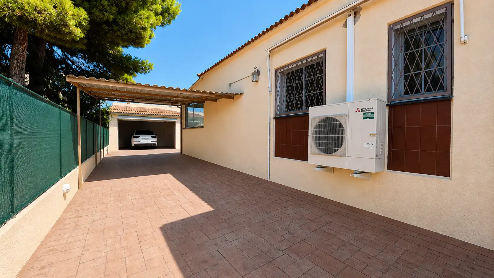Vista exterior de Casa o chalet en venta en Cunit con Aire acondicionado, Calefacción y Jardín privado