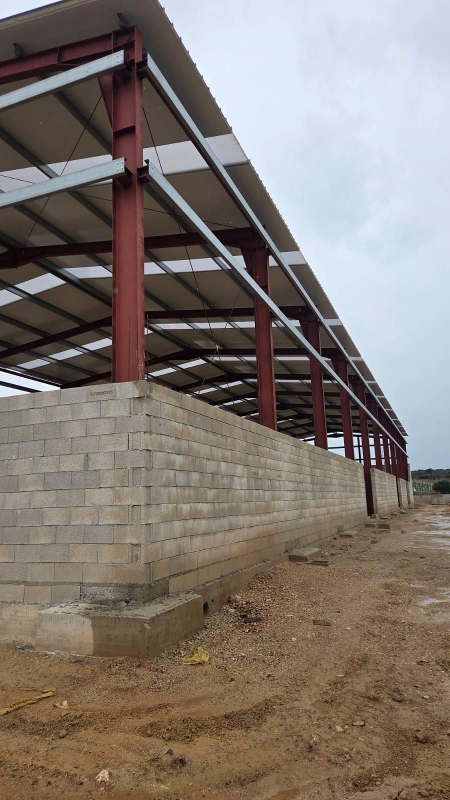 Vista exterior de Nau industrial en venda en Es Mercadal