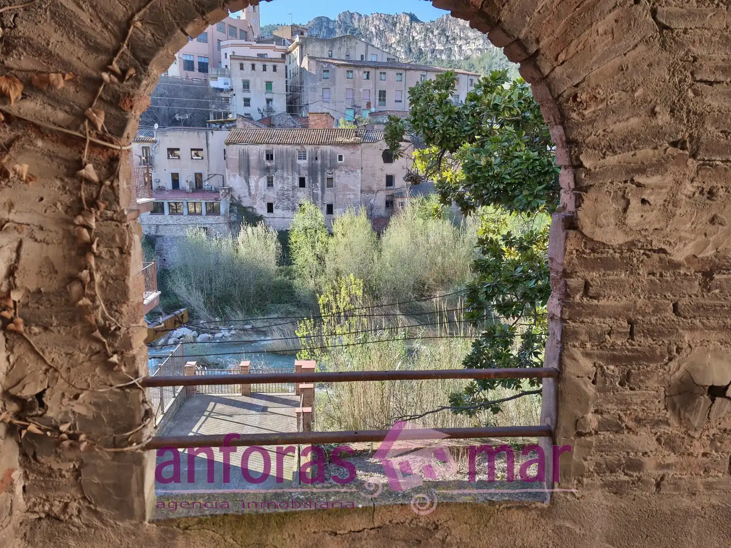Garden of Buildings for sale in La Riba