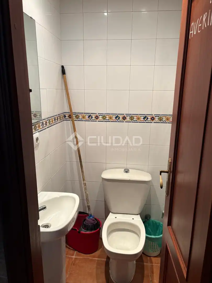 Bathroom of Commercial properties for sale in Sanlúcar de Barrameda