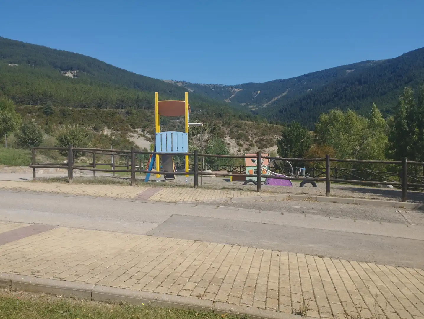 Parking de Dúplex en venta en Jaca con Aire acondicionado, Calefacción y Parquet