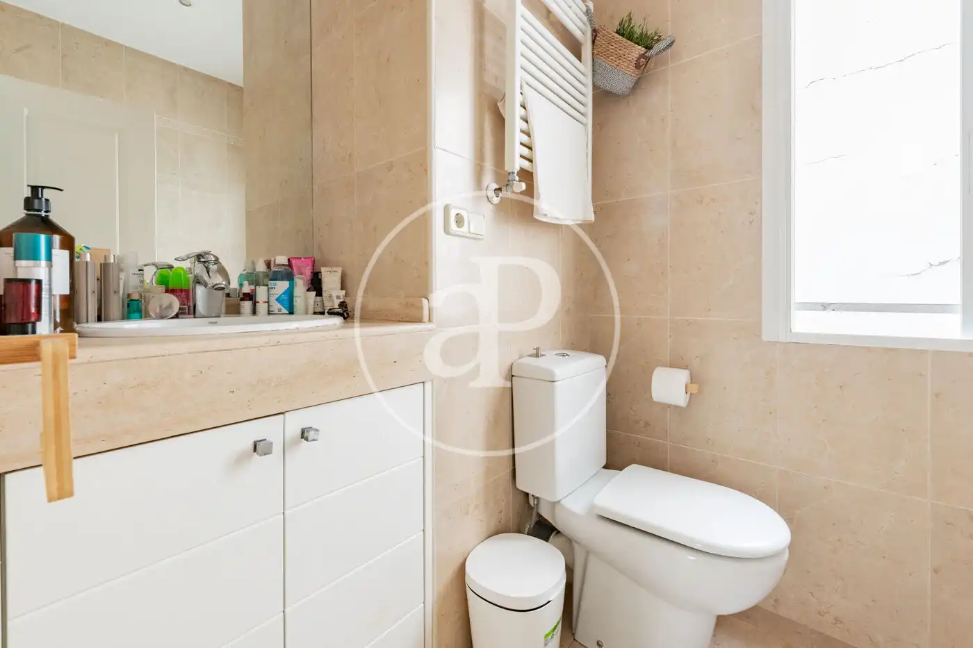 Baño de Piso de alquiler en Madrid con Aire acondicionado, Calefacción y Amueblado