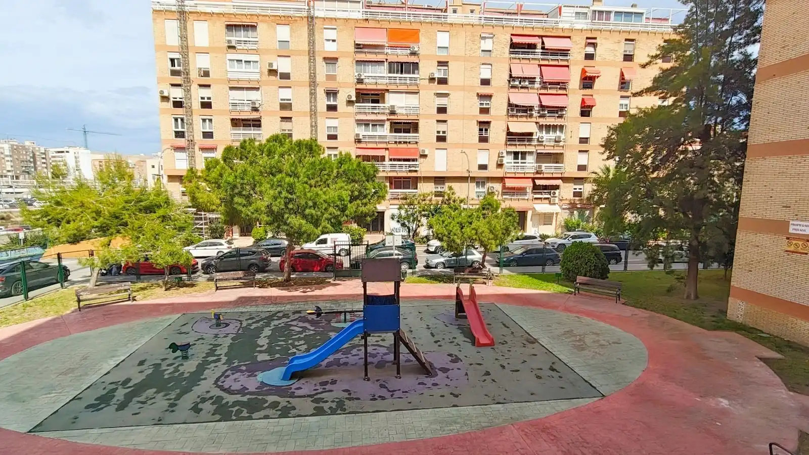 Vista exterior de Pis en venda en Alicante / Alacant amb Aire condicionat, Calefacció i Balcó
