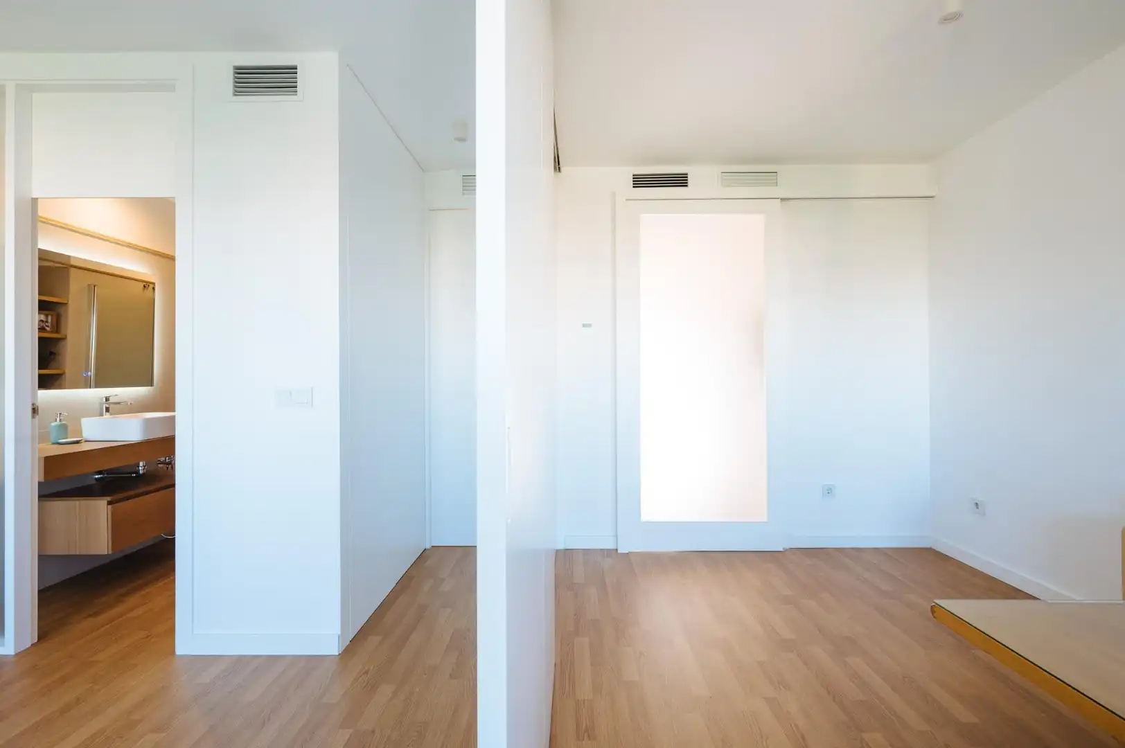 Flat for rent in Sevilla  with Air Conditioner and Furnished