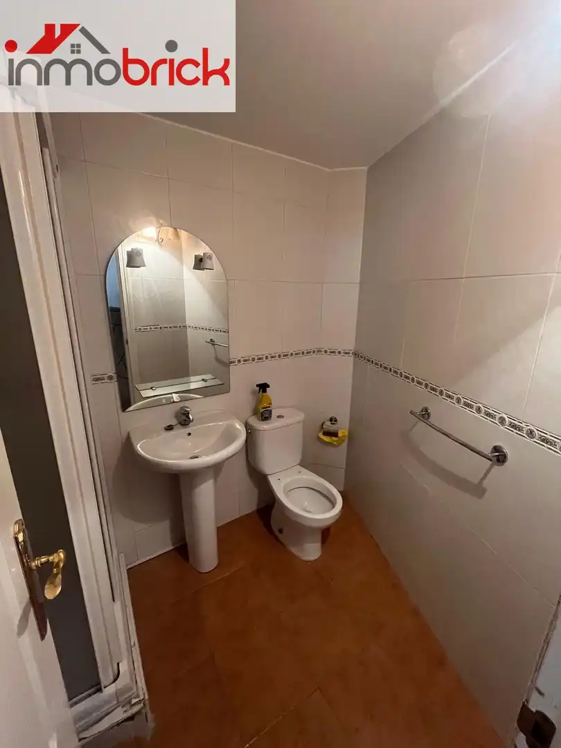 Baño de Casa o chalet en venta en Lucena con Calefacción, Terraza y Piscina
