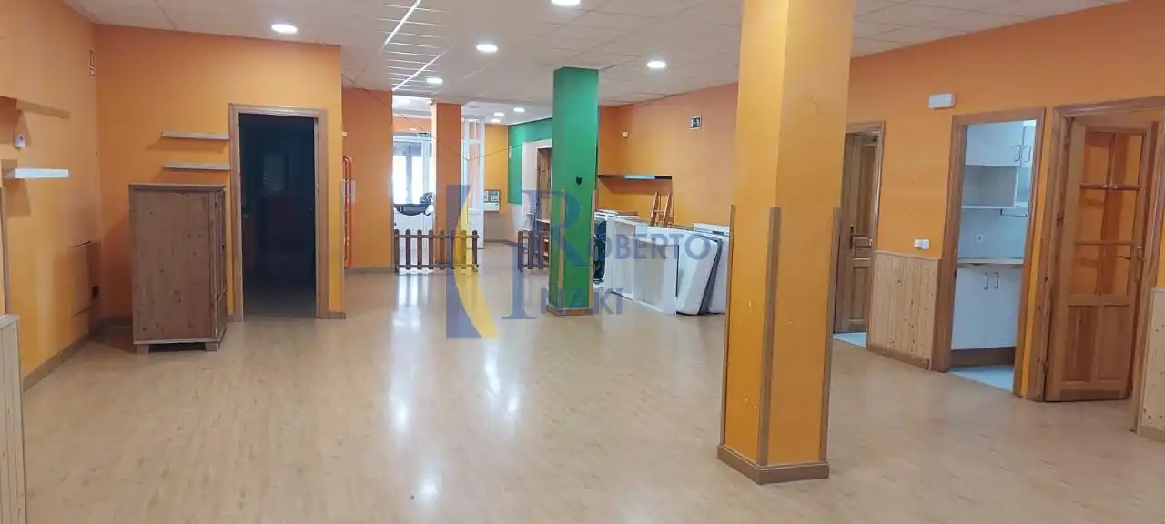 Local comercial en venda a Valencia de Don Juan