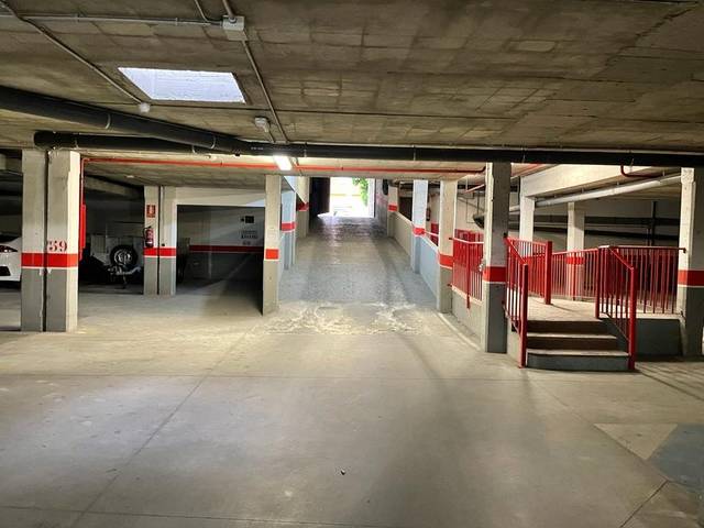 Garaje en Venta en Calle Murcia en Flores de Sil - La Placa