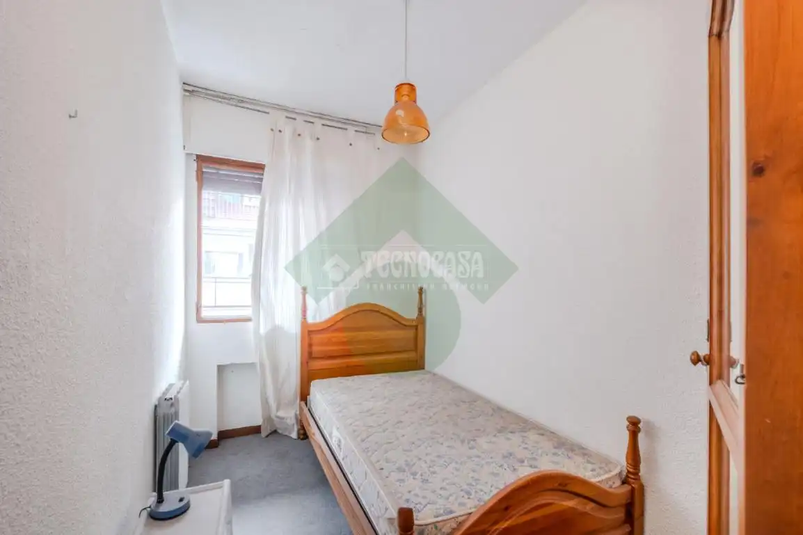 Habitación de Piso en venta en Madrid con Calefacción y Terraza