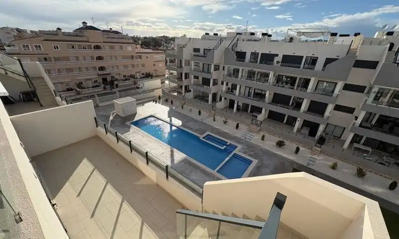 Apartamento con piscina en venta en Orihuela Costa, imagen 6