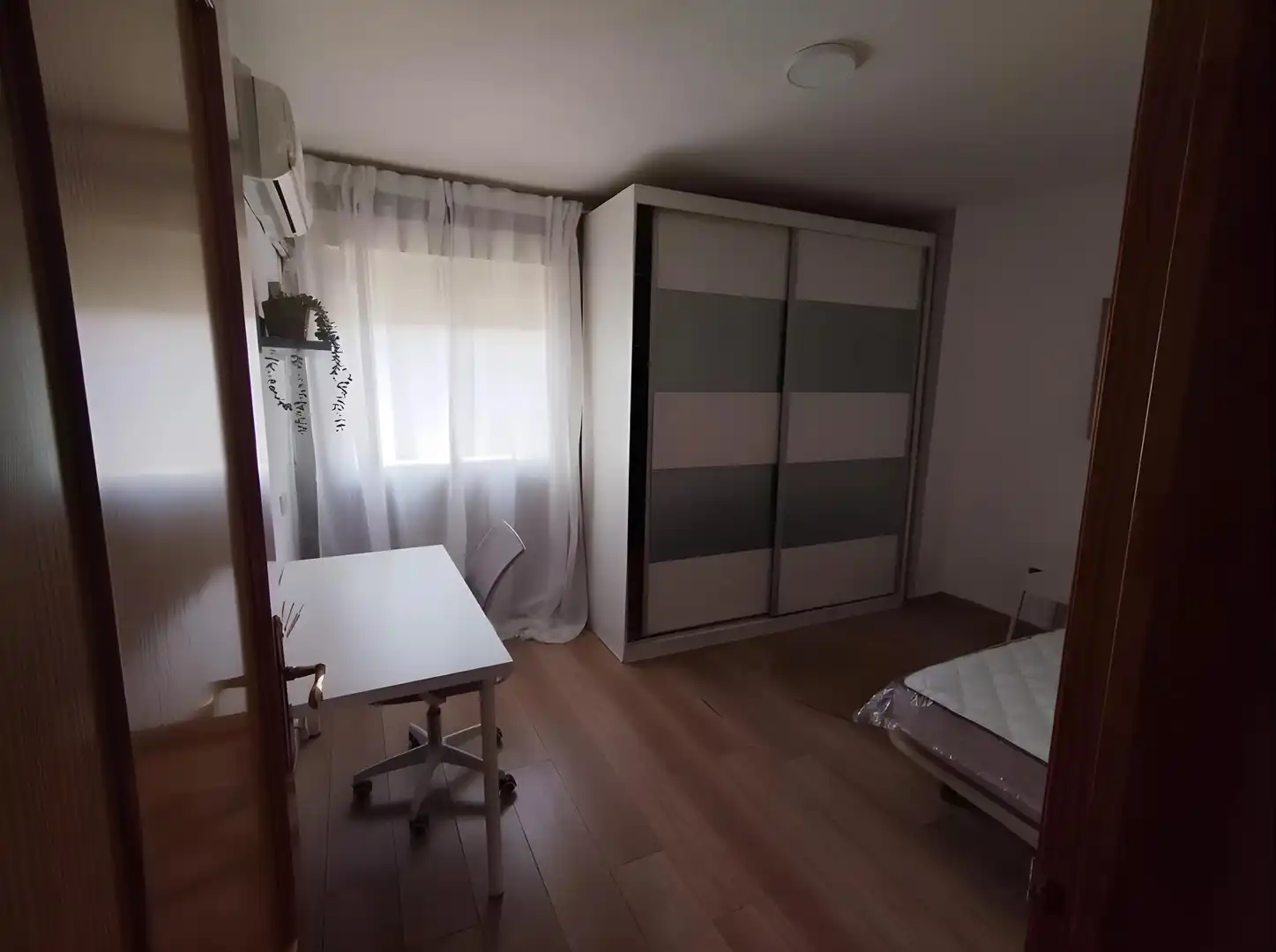 Flat for rent in Calle FRAY JUAN SANCHEZ COTAN, Cartuja