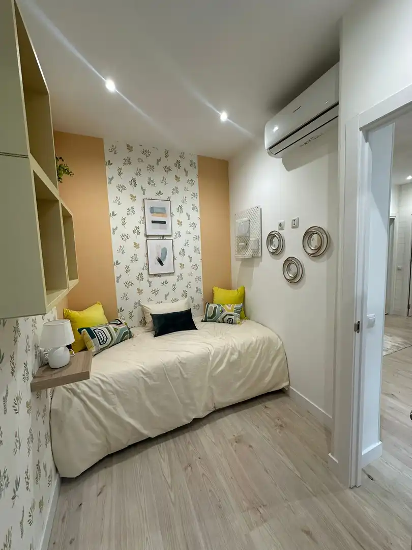 Habitación de Piso en venta en Madrid con Calefacción