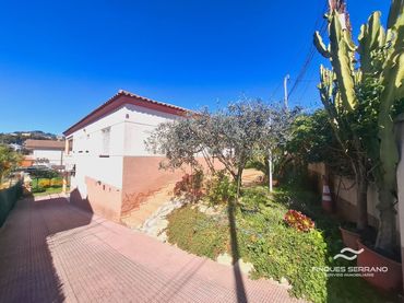 Detached house for sale in Santa Maria de Montserrat