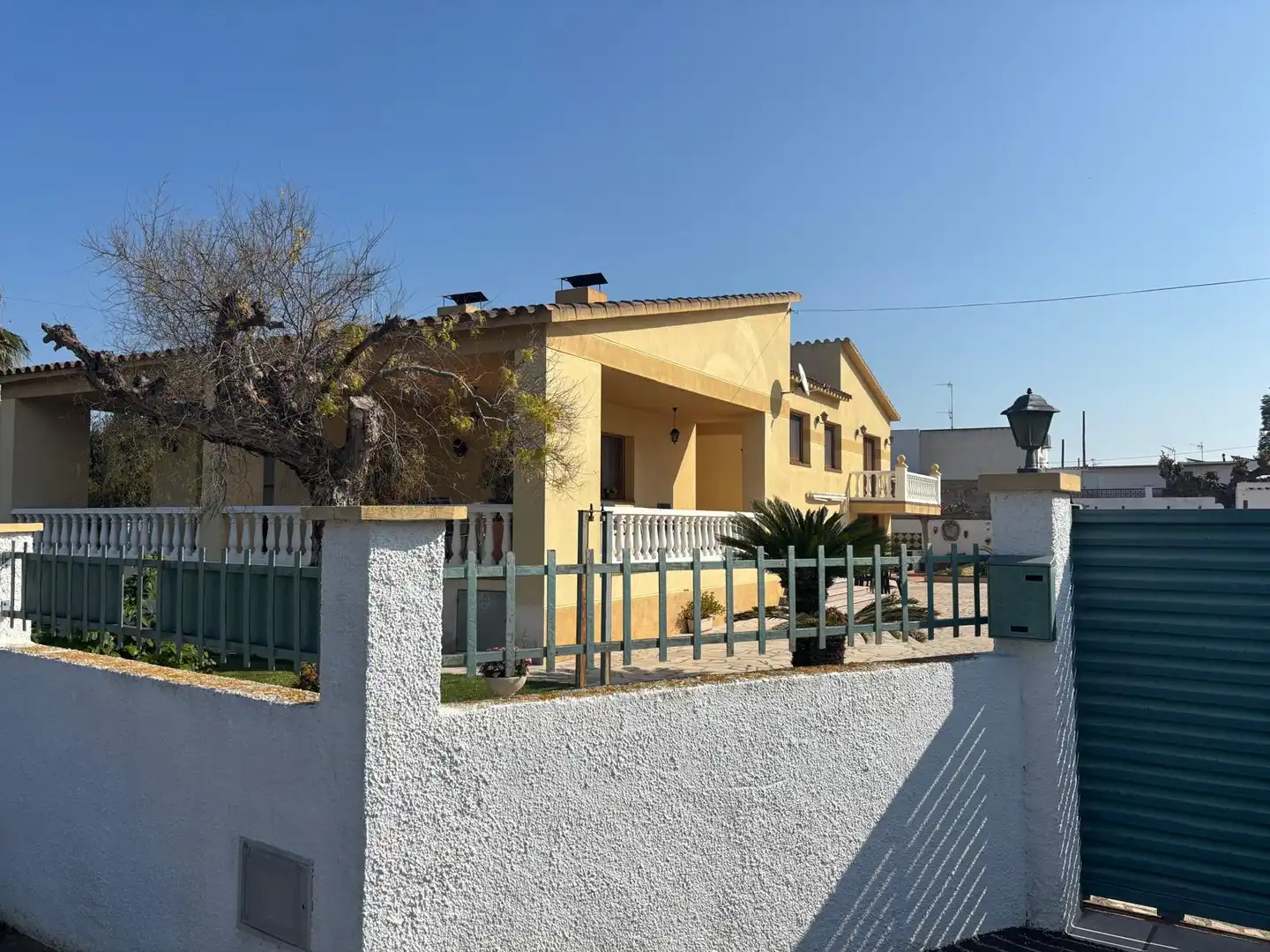 Vista exterior de Casa o chalet en venta en Deltebre con Aire acondicionado, Calefacción y Jardín privado