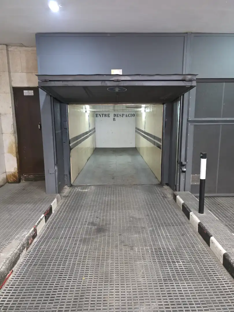 Garage for sale in Madrid