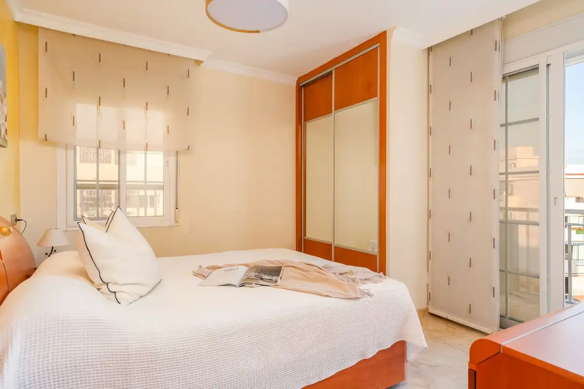 Habitación de Apartamento en venta en Fuengirola con Aire acondicionado, Calefacción y Terraza