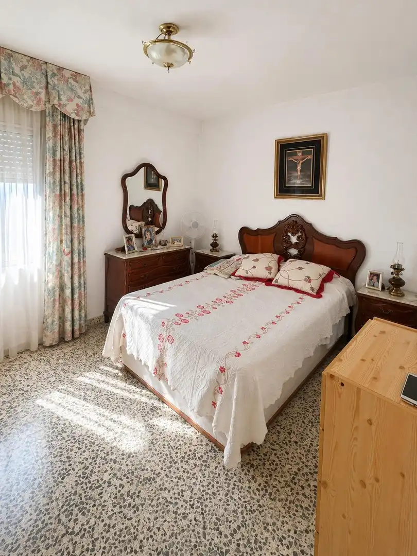 Bedroom of Flat for sale in Córdoba  with Air Conditioner and Balcony