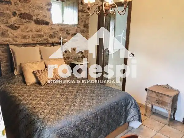 Dormitori de Casa o xalet en venda en Curtis amb Calefacció, Traster i Piscina