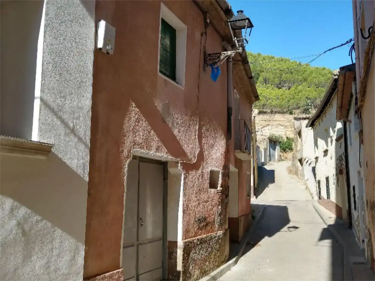 Vista exterior de Finca rústica en venda en Ayerbe amb Moblat i Balcó