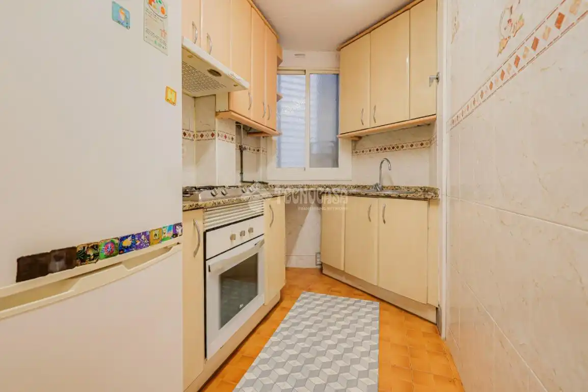 Küche von Wohnung zum Verkauf in Barcelona mit Balkon