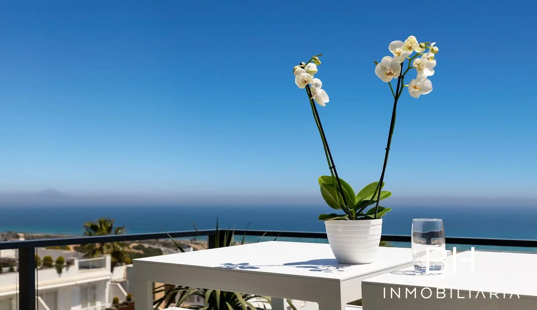 Terrasse von Erdgeschoss zum Verkauf in Santa Pola mit Klimaanlage, Heizung und Privatgarten