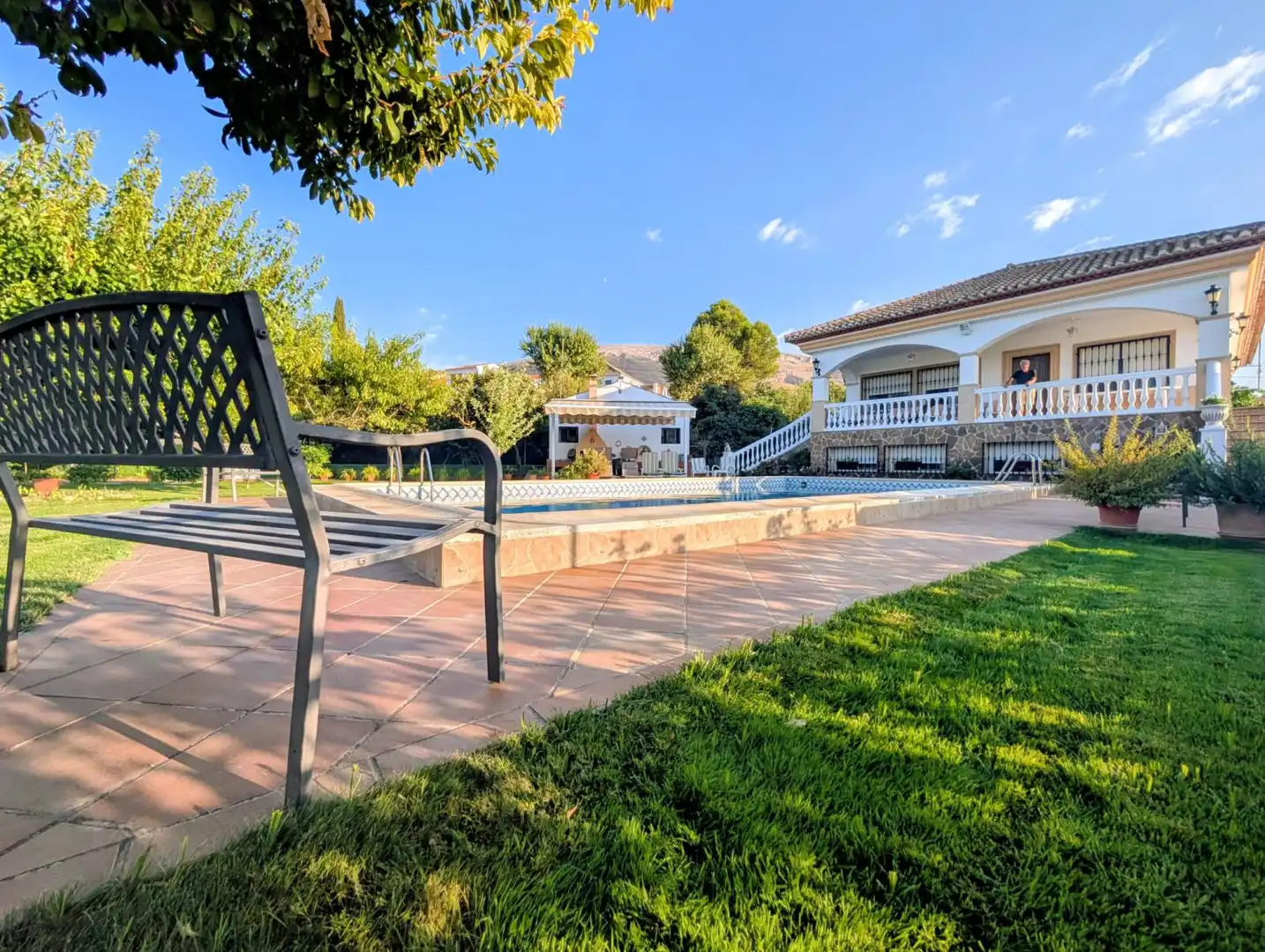 Vista exterior de Casa o xalet en venda en Loja amb Aire condicionat, Calefacció i Jardí privat
