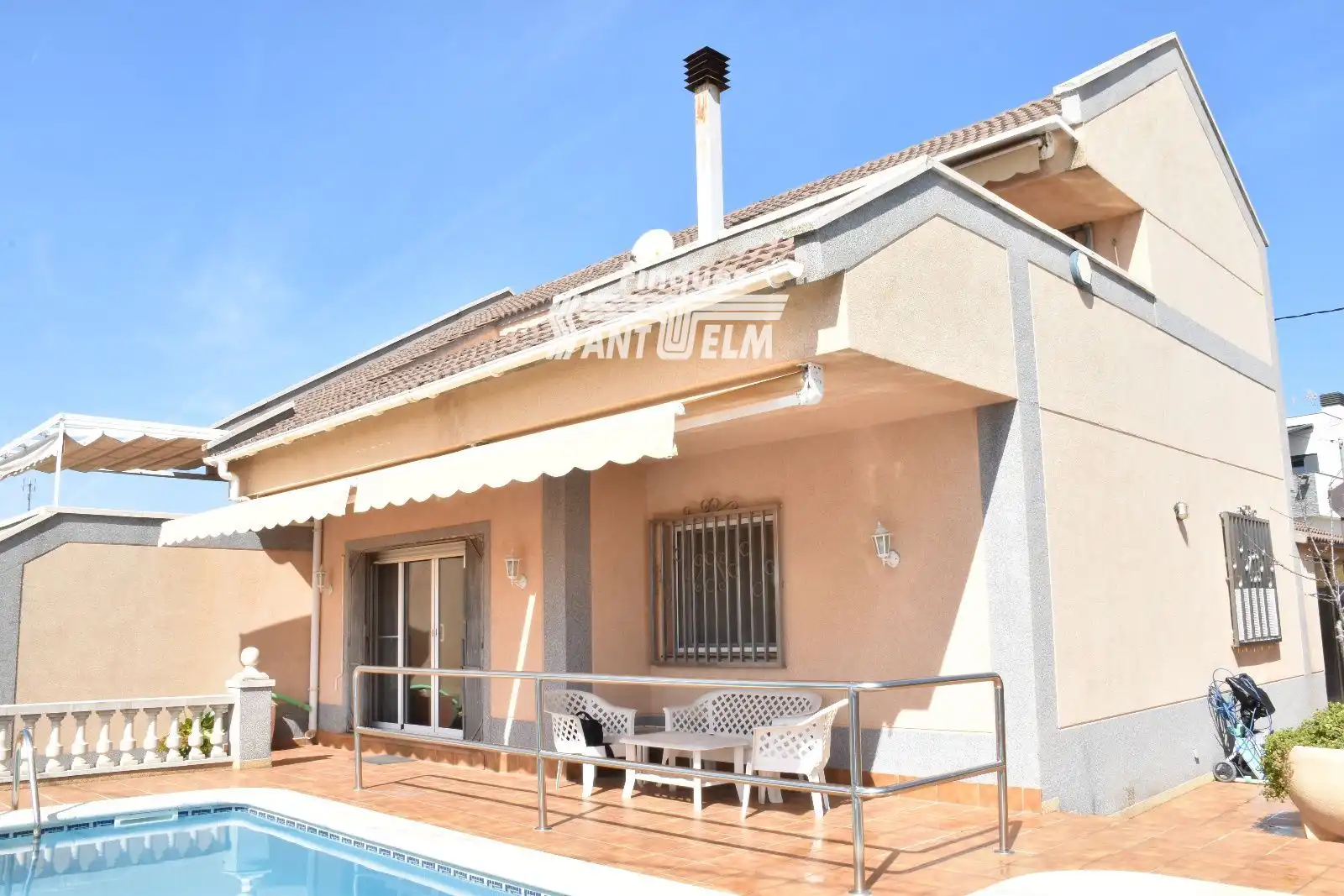 Detached house with pool for sale in altafulla