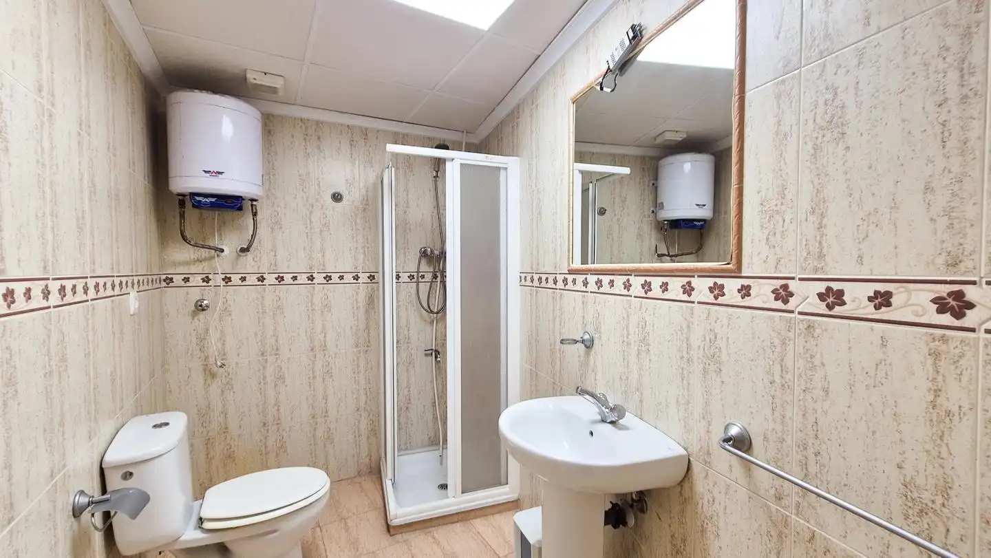 Badezimmer von Geschaftsraum zur Miete in Elche / Elx