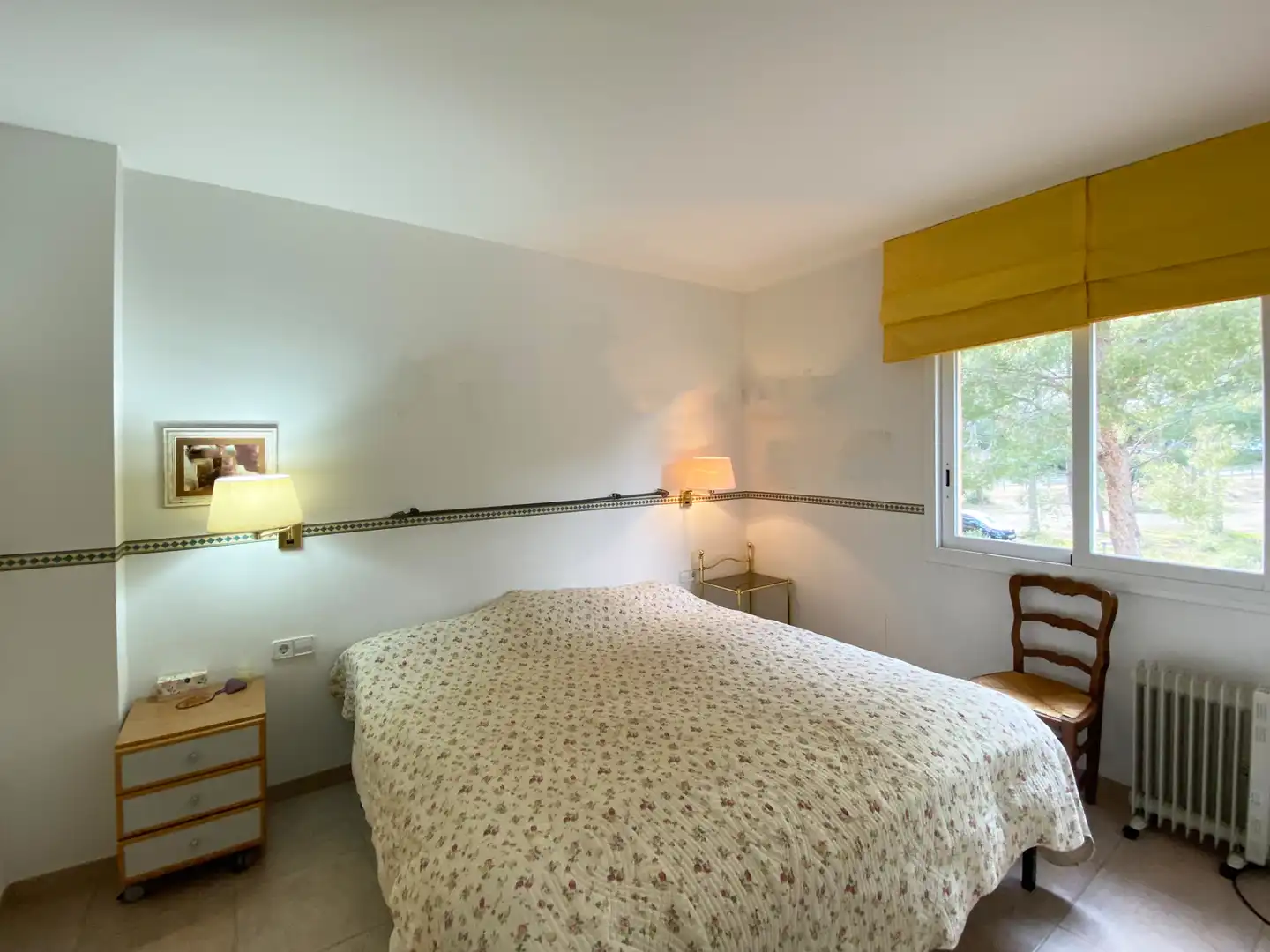 Schlafzimmer von Maisonette zum Verkauf in Pals mit Heizung, Terrasse und Ofen