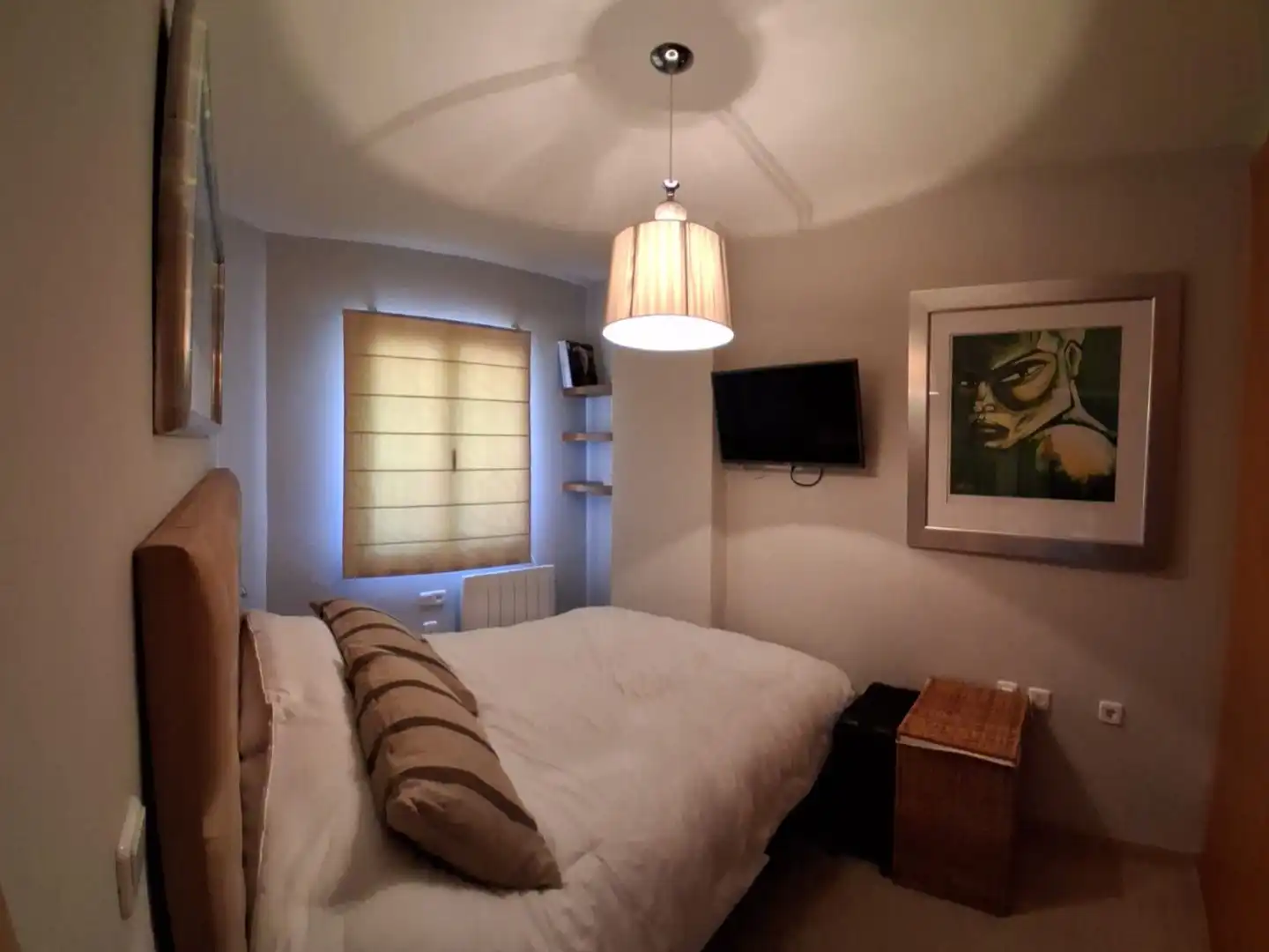 Schlafzimmer von Wohnung zur Miete in Zona alta