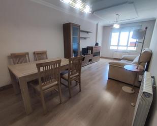 Sala d'estar de Pis en venda en León Capital  amb Calefacció, Terrassa i Traster