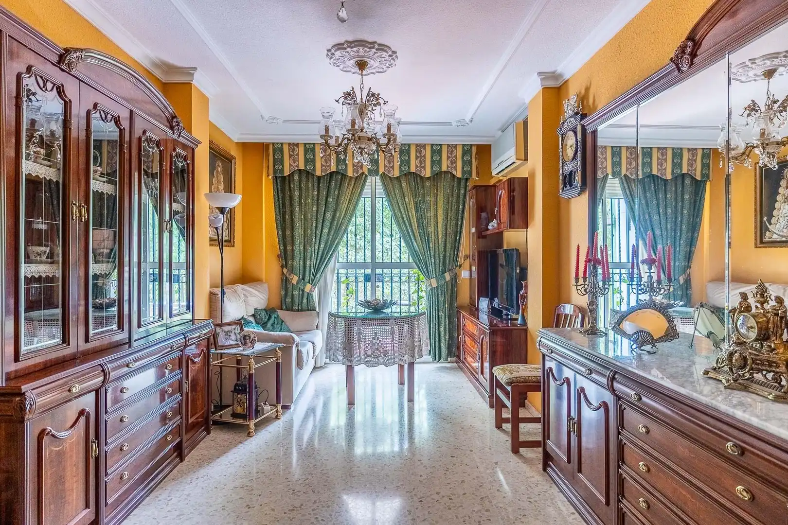 Dining room of Flat for sale in Dos Hermanas  with Air Conditioner, Terrace and Balcony