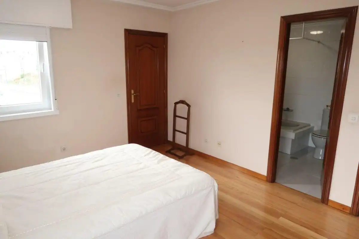 Wohnung zur Miete in Pasaje al Burgo, Eirís
