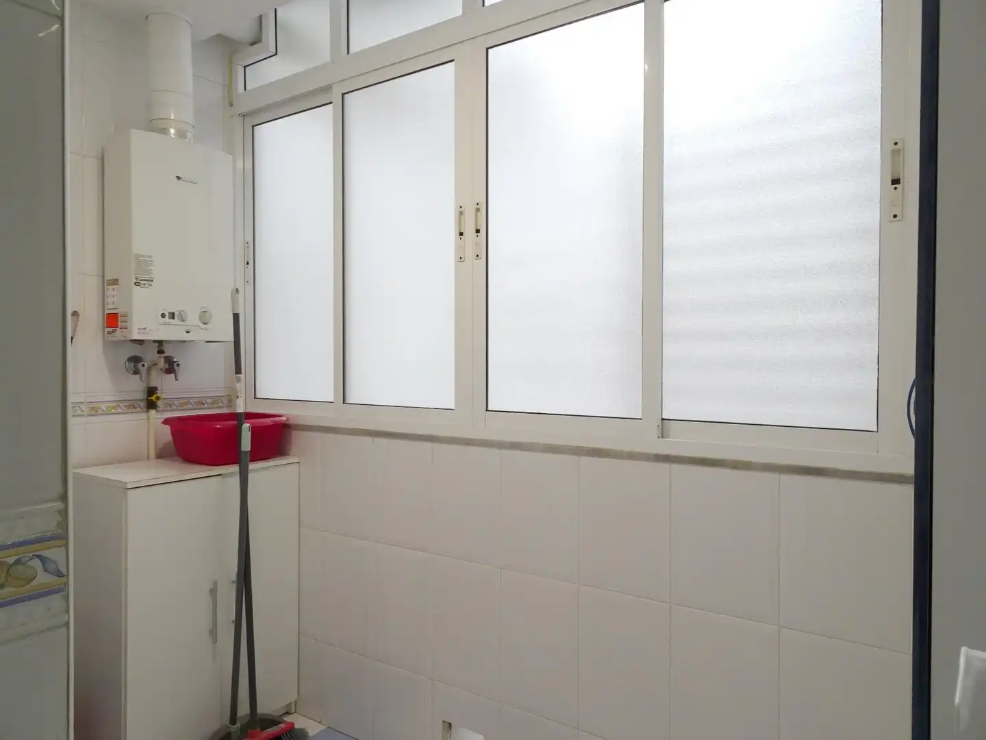 Badezimmer von Wohnung zur Miete in Málaga mit Klimaanlage, Privatgarten und Terrasse