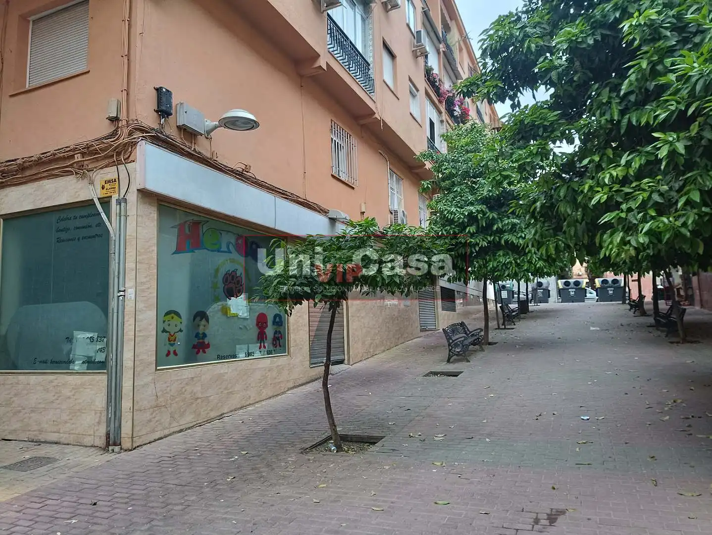 Local comercial en venda a Calle Escritor Gómez de Rivera 6