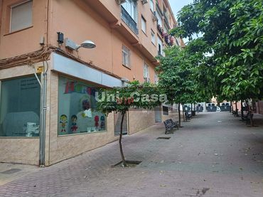 Local comercial en venda a Calle Escritor Gómez de Rivera 6