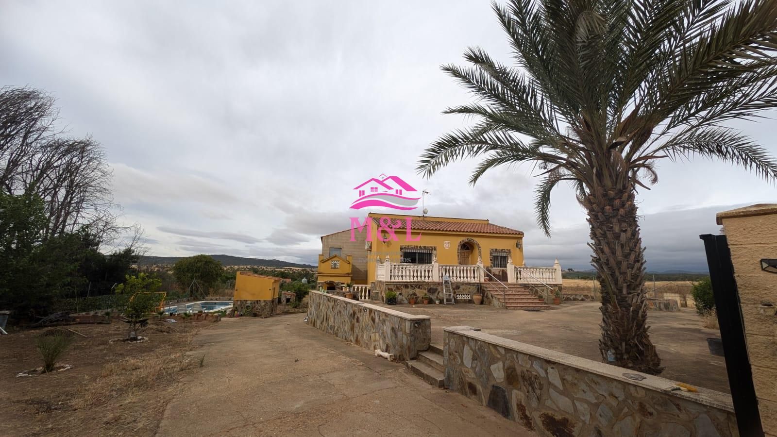 Exterior view of House or chalet for sale in Don Álvaro  with Terrace and Swimming Pool