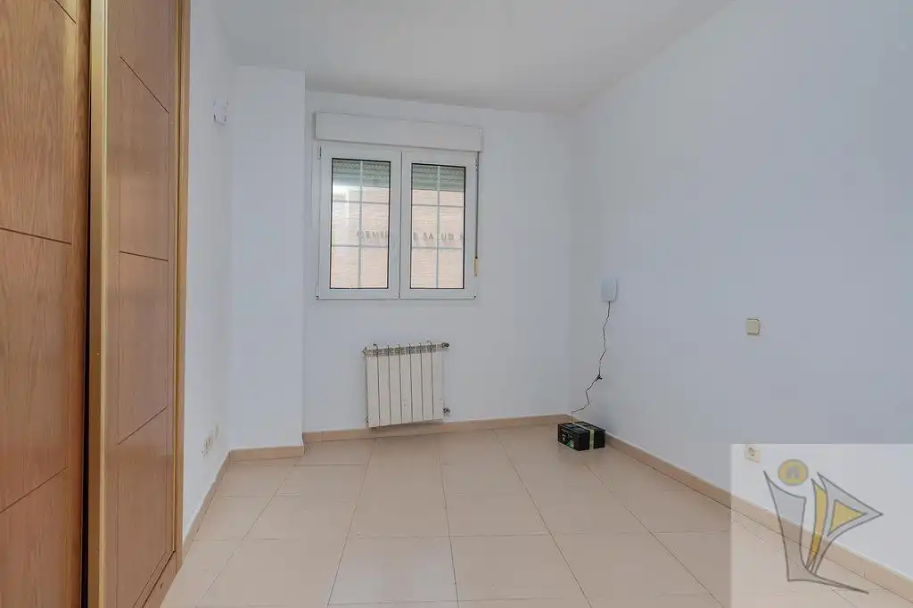 Bedroom of Flat for sale in Madrid