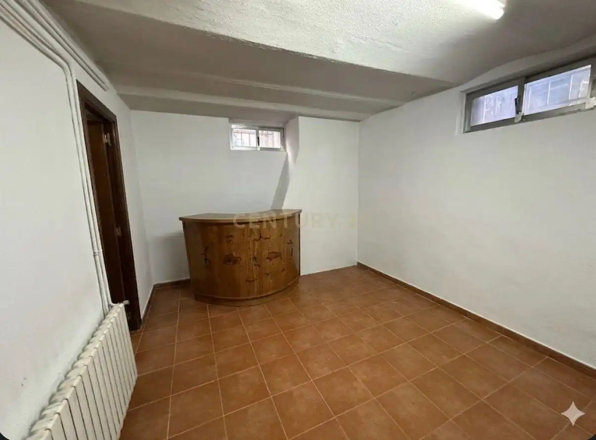 Houses for sale in Madrid  with Air Conditioner, Private garden and Storage room