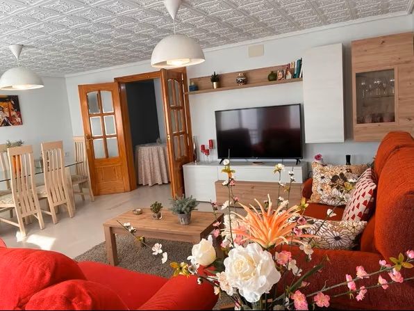 Sala d'estar de Pis de lloguer en Elche / Elx amb Aire condicionat, Moblat i Forn